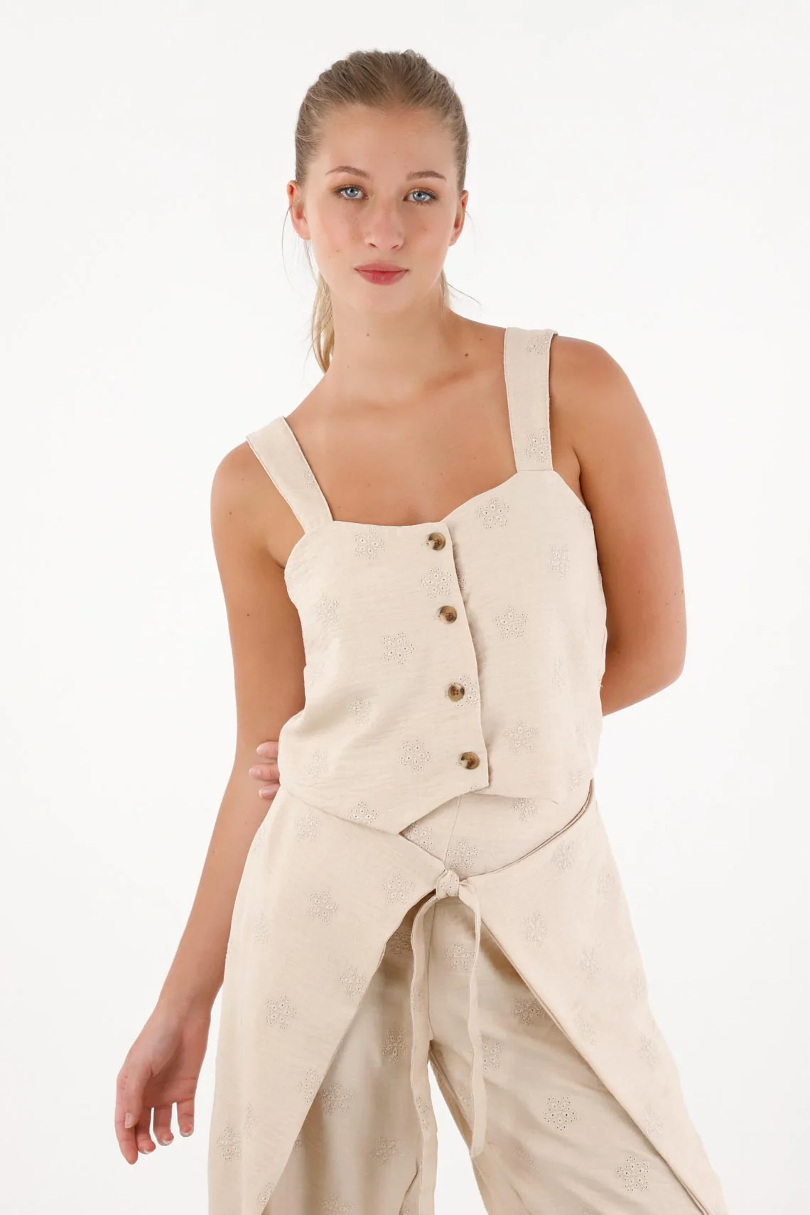 Women's Spaghetti Strap Top in Beige Relaxed Fit with Buttons